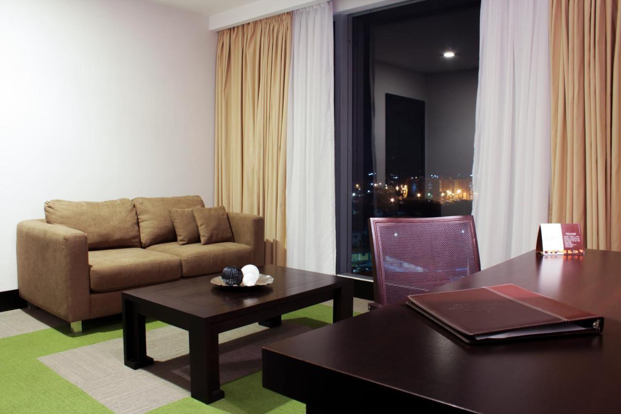 Hotel Trinitarias Suites Barquisimeto エクステリア 写真