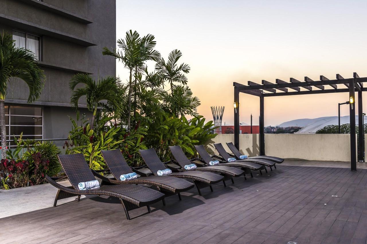 Hotel Trinitarias Suites Barquisimeto エクステリア 写真