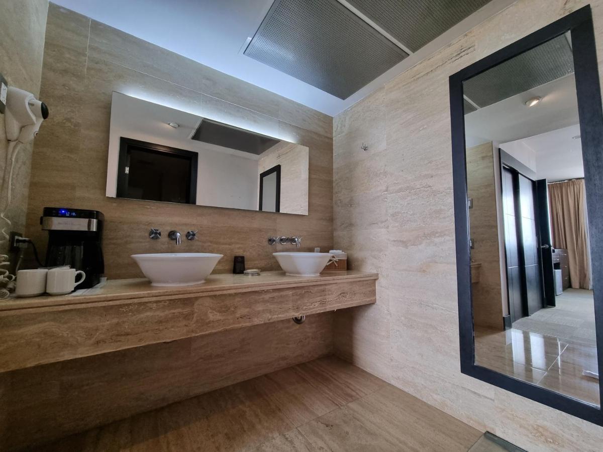 Hotel Trinitarias Suites Barquisimeto エクステリア 写真