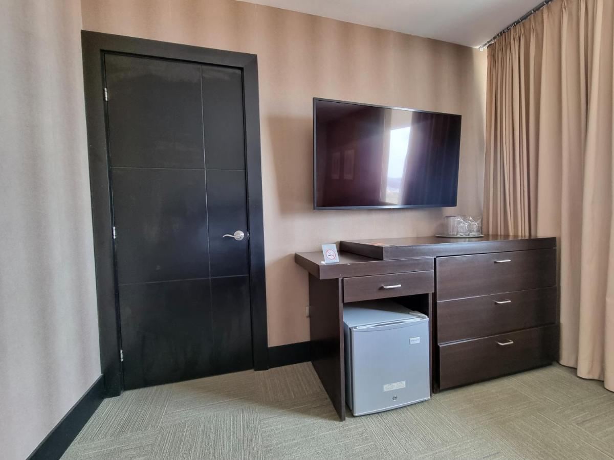 Hotel Trinitarias Suites Barquisimeto エクステリア 写真